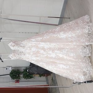 Martin Thornburg size 14 Ivory Wedding Gown